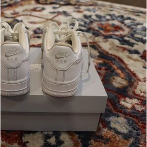 Boys Air Force 1’s size 5.5